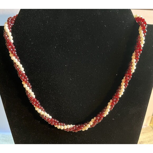 Vintage Avon Opulent Torsade Simulated Garnet and Pearl Twist Necklace 18" - Picture 2 of 6